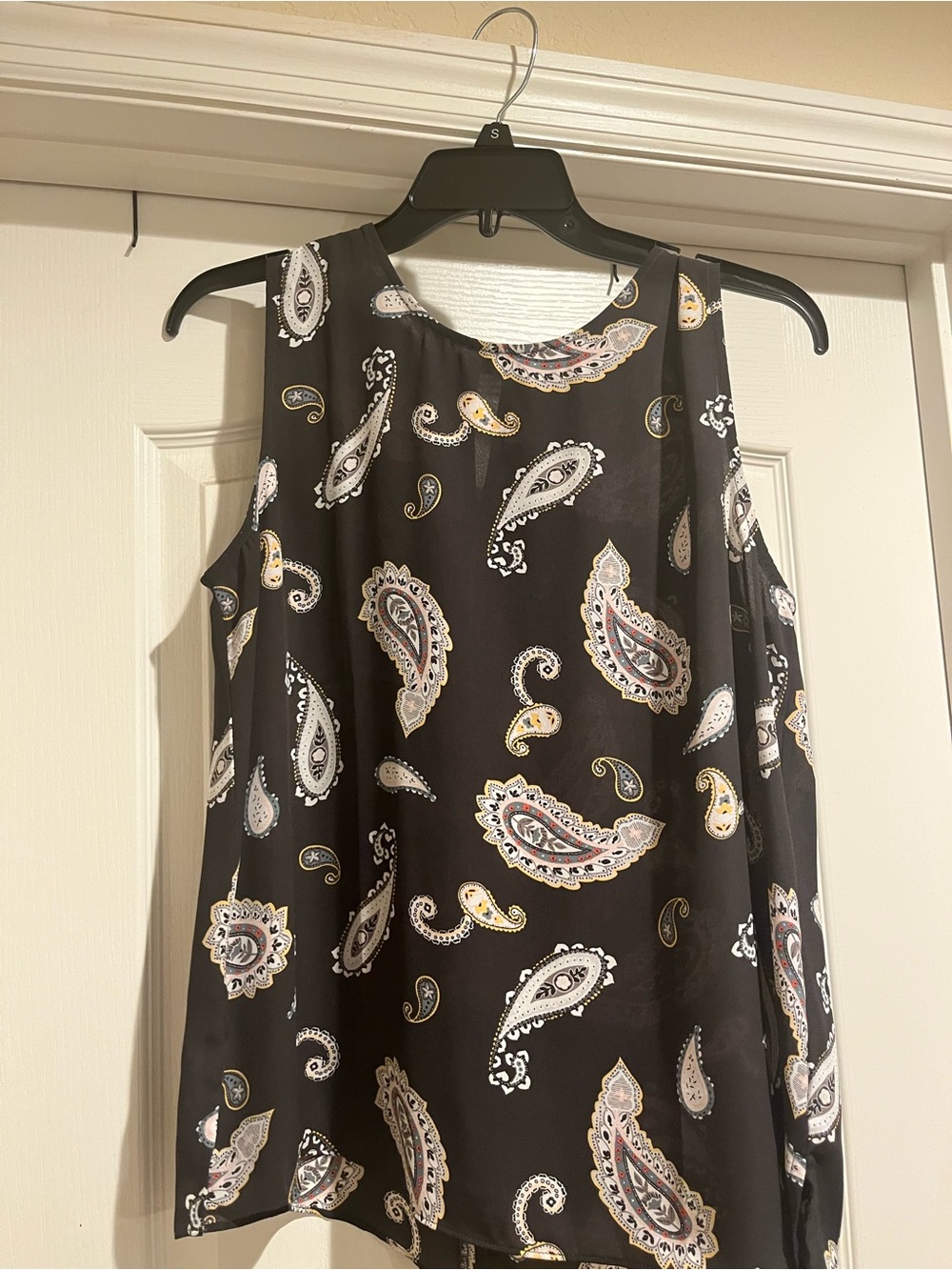 Grey Paisley Sleeveless Blouse